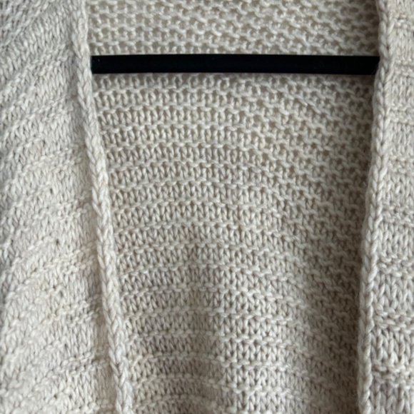 Bubble sleeve sweater - Picture 3 of 3